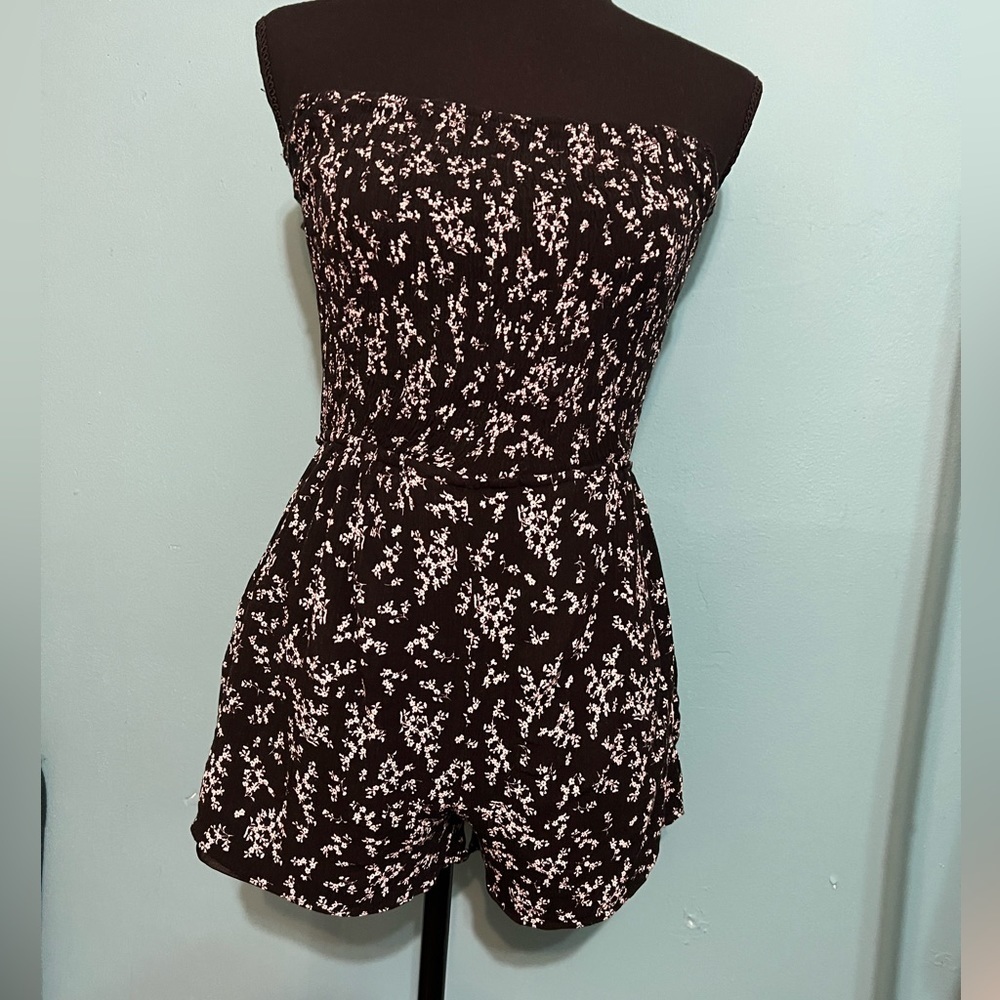 #116 Strapless romper